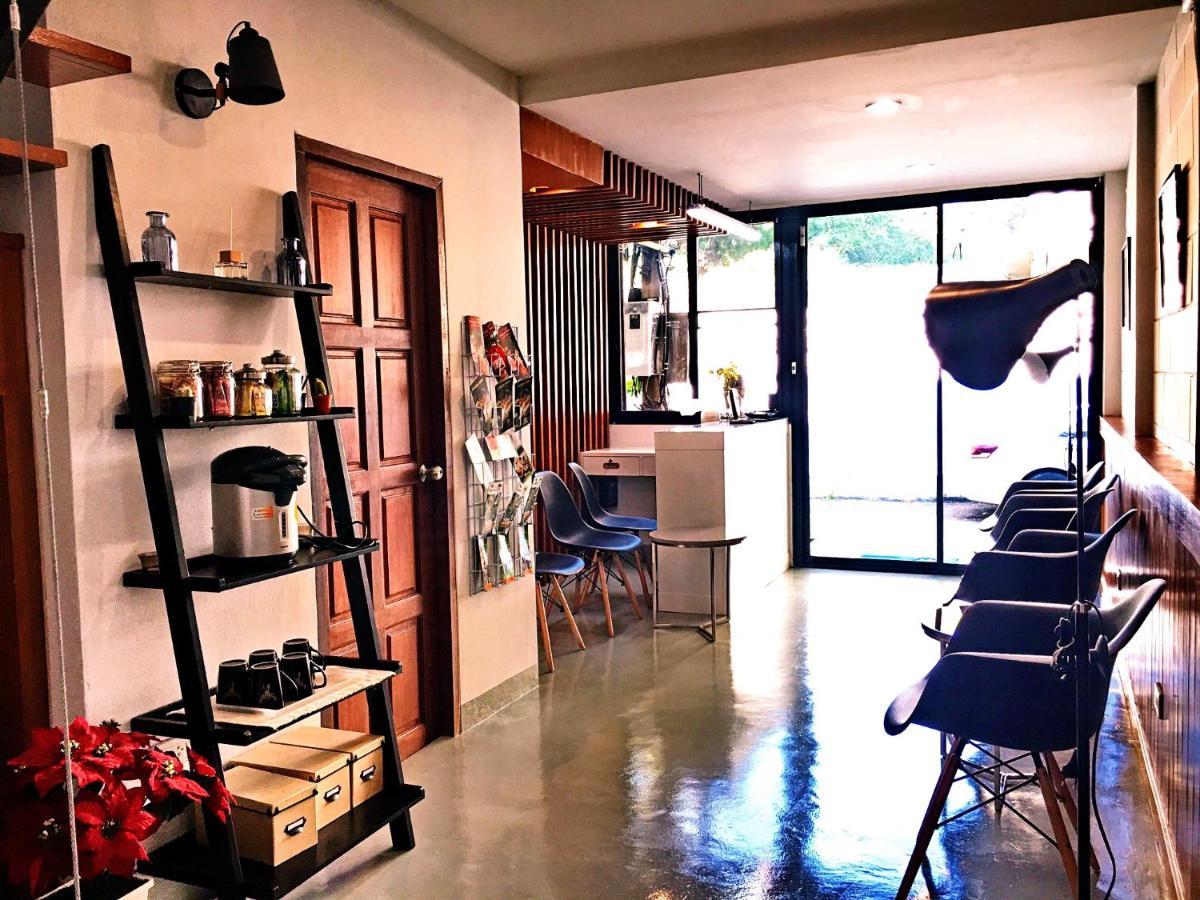 B House Chiang Mai Thailand Bagian luar foto