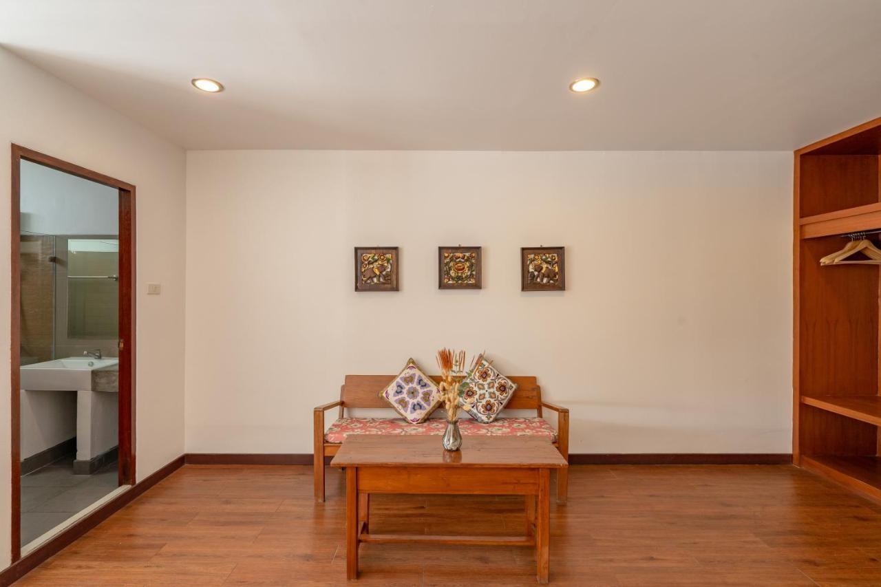 B House Chiang Mai Thailand Bagian luar foto