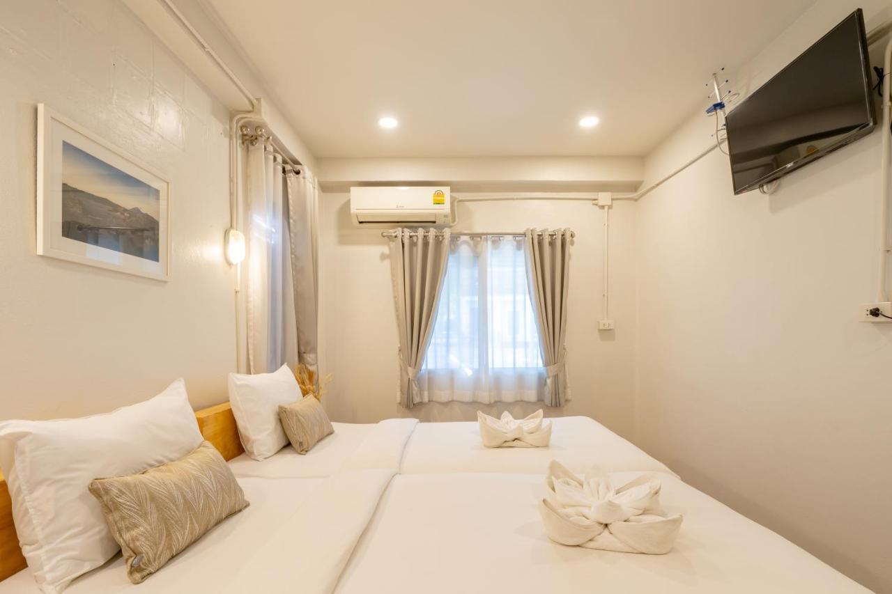B House Chiang Mai Thailand Bagian luar foto